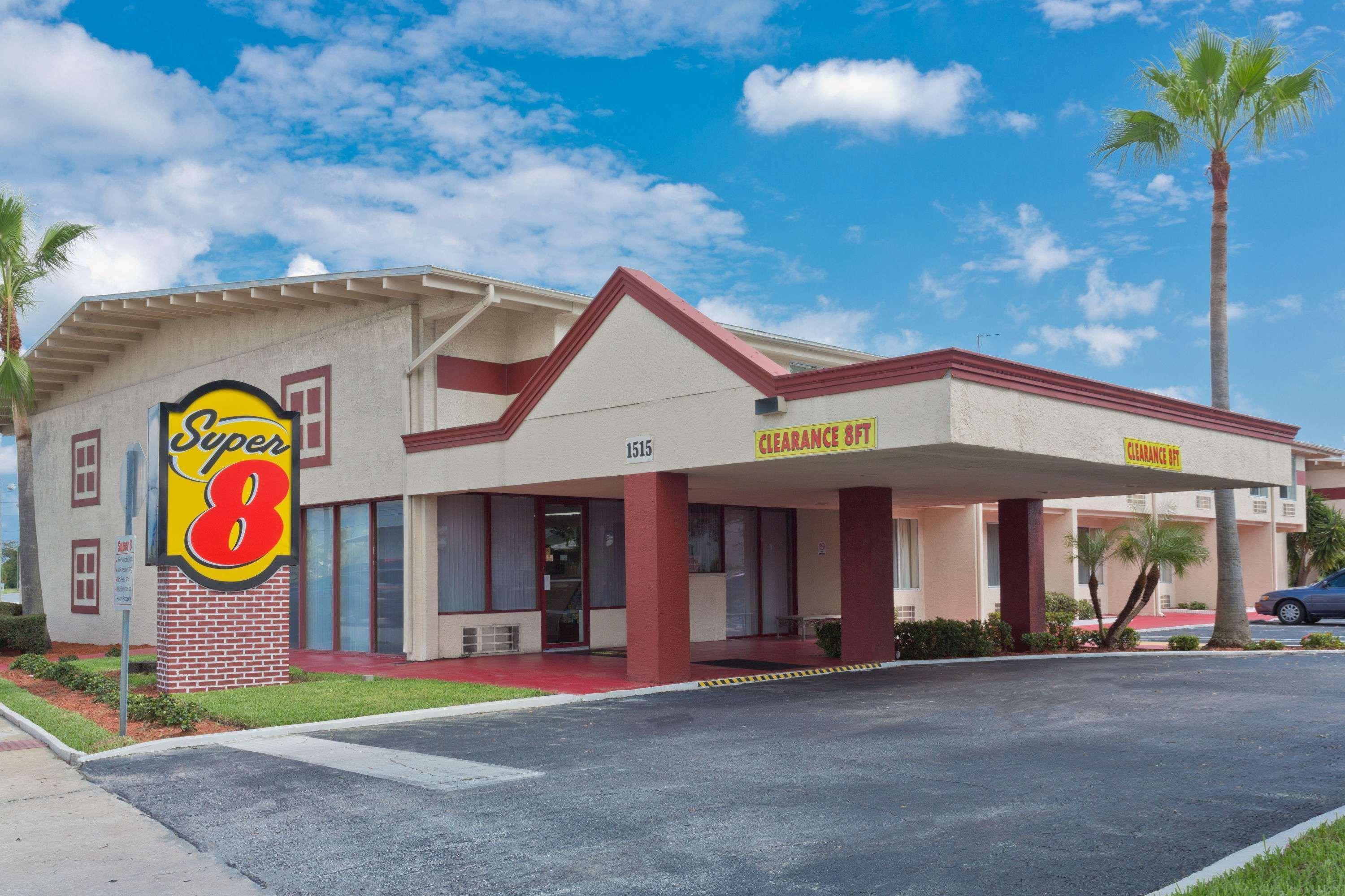 Super 8 By Wyndham Melbourne Motel Exterior photo